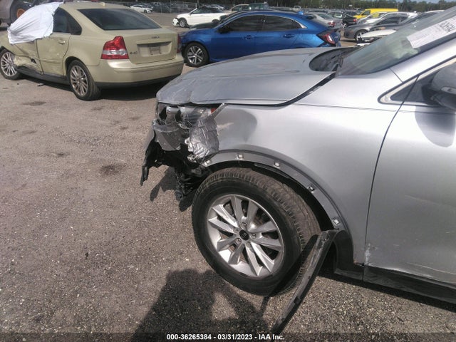 2019 KIA SORENTO LX V6 VIN: 5XYPG4A50KG451566