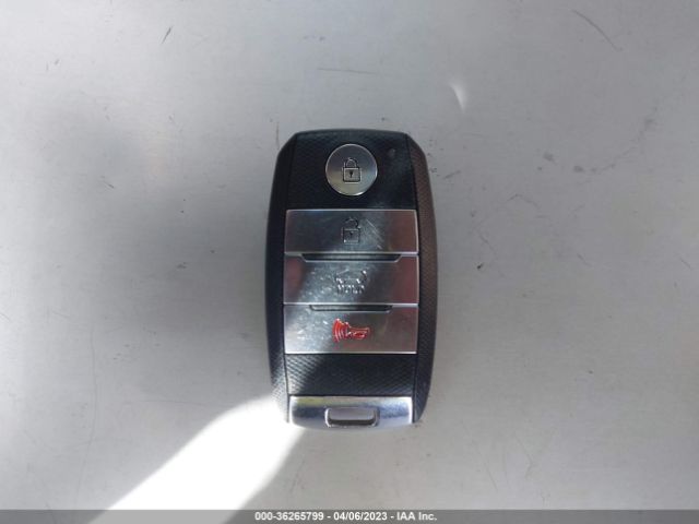 KNDCB3LC1K5239013 KIA NIRO LX