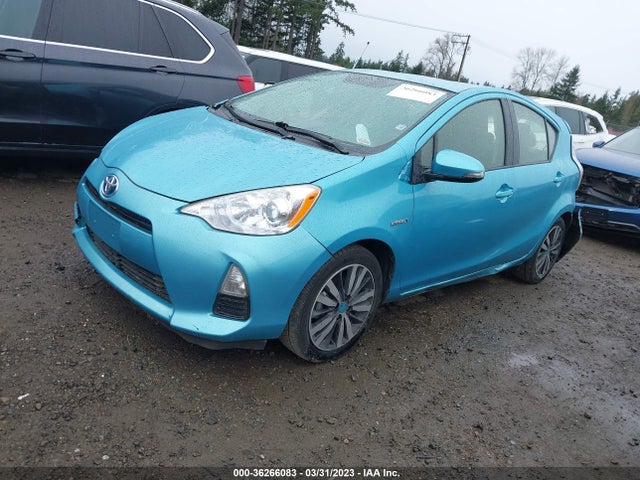 Toyota Prius C One/three/two/four 2014 JTDKDTB35E1081262 Image 2