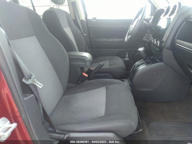 1C4NJRFB3GD718516 Jeep Patriot Latitude