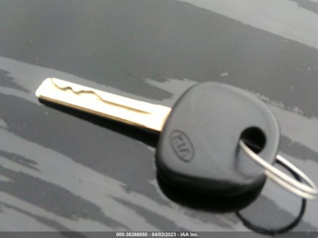KNADM4A33H6050869 KIA RIO LX