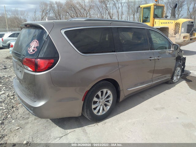 2C4RC1BG0JR155198 Chrysler Pacifica Touring L