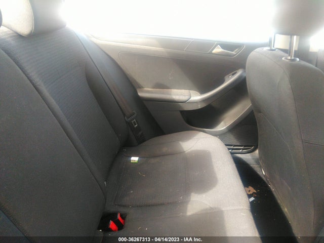 3VW2K7AJ8FM418425 Volkswagen Jetta Sedan 2.0l S