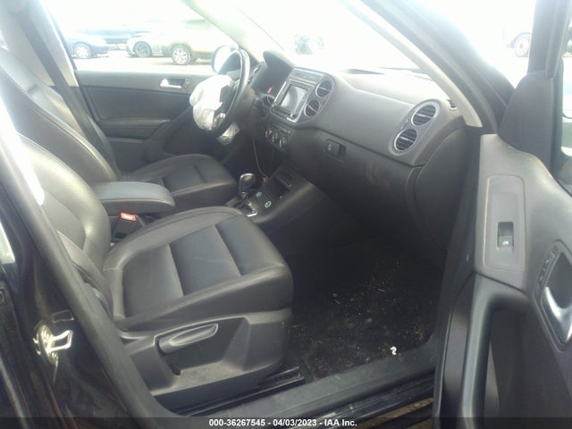 WVGAV7AX6HK029380 Volkswagen TIGUAN