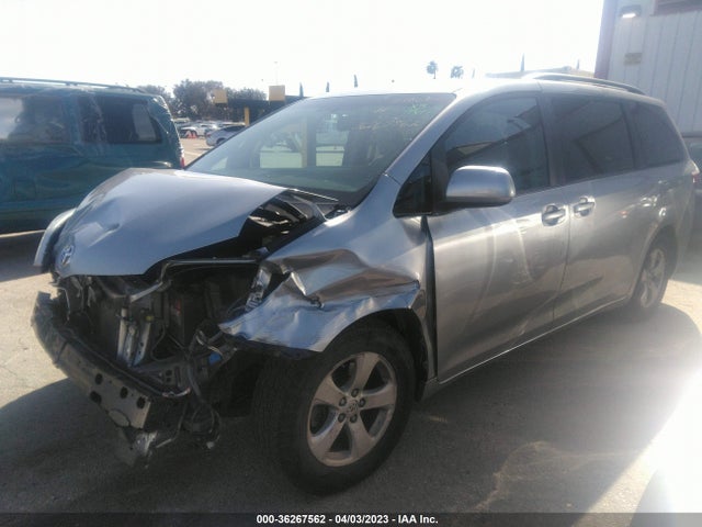 Toyota SIENNA LE 2015 5TDKK3DC0FS579246 Image 2