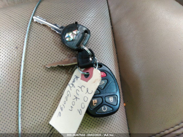 2009 GMC YUKON DENALI VIN: 1GKFK03229R255120