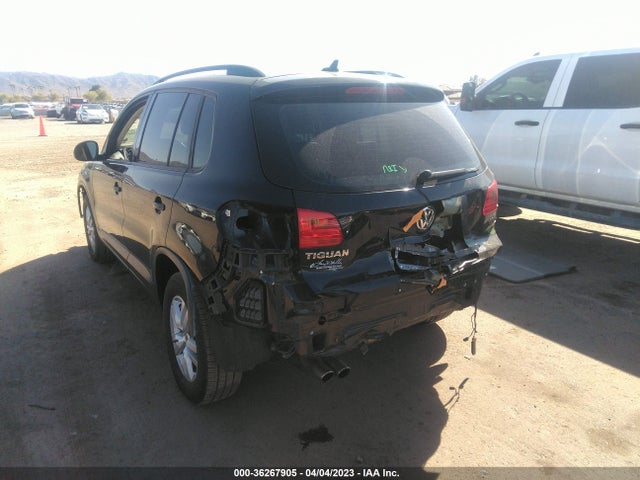 WVGAV7AX9HK032144 Volkswagen TIGUAN S