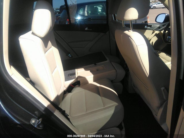 WVGAV7AX9HK032144 Volkswagen TIGUAN S