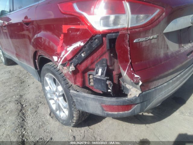 1FMCU9J91EUE18775 Ford Escape Titanium