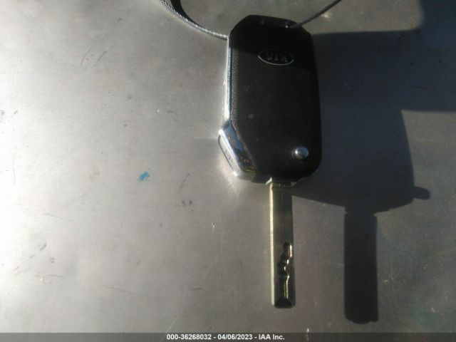 KNDEUCAA8M7125070 KIA SELTOS S