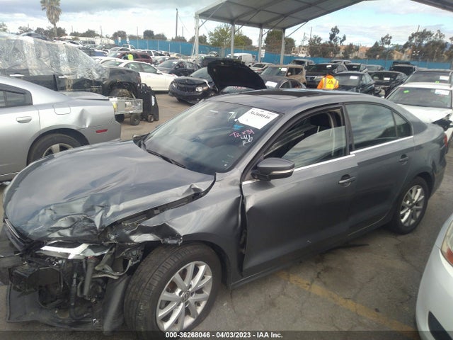 3VWD17AJ5EM384891 Volkswagen Jetta Sedan Se