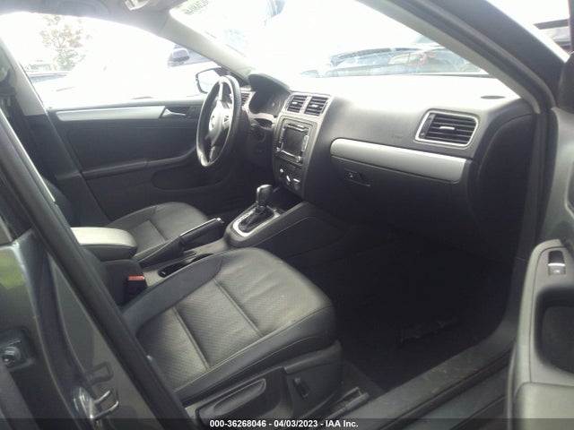 3VWD17AJ5EM384891 Volkswagen Jetta Sedan Se