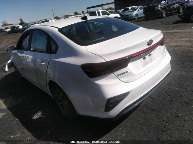 3KPF24AD4ME398064 KIA Forte Lxs