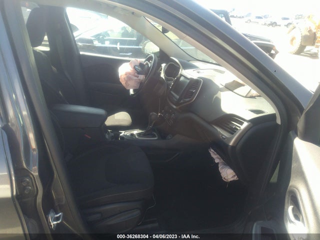 1C4PJLCS5GW179587 Jeep Cherokee Latitude