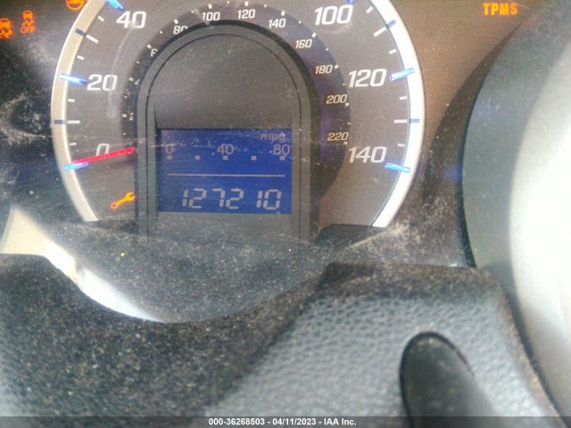 2011 HONDA FIT SPORT VIN: JHMGE8H54BC020704