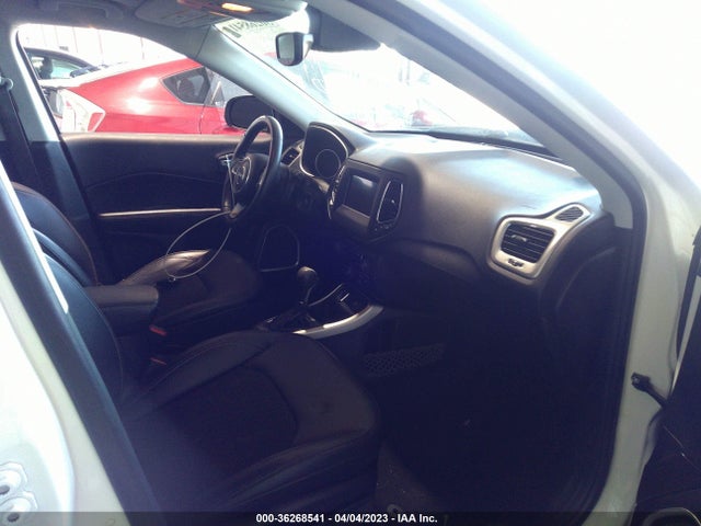 3C4NJCBBXJT182393 Jeep Compass Latitude