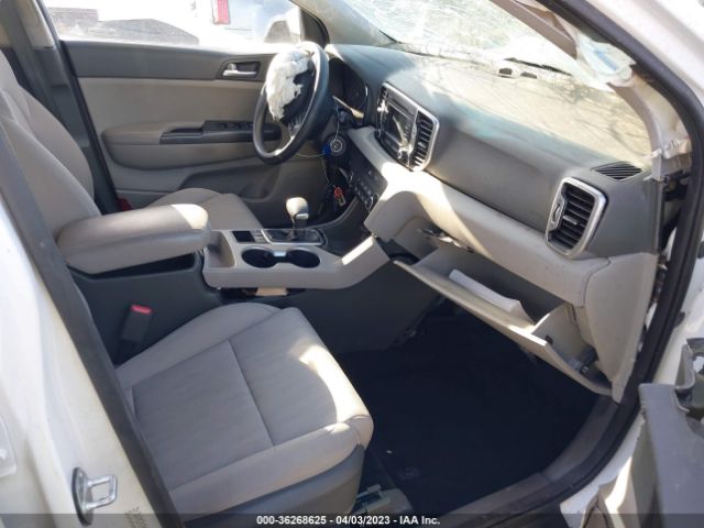 KNDPMCAC1H7068954 KIA Sportage Lx