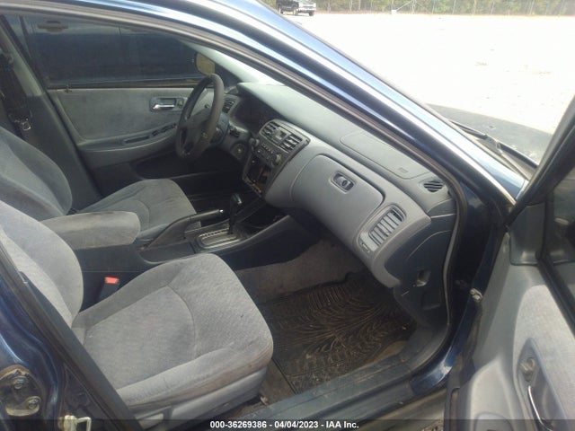2001 HONDA ACCORD SDN LX VIN: 1HGCG665X1A130220