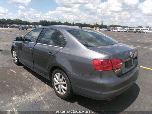 2013 VOLKSWAGEN JETTA SEDAN SE W/CONVENIENCE/SUNROOF VIN: 3VWDP7AJ3DM398219