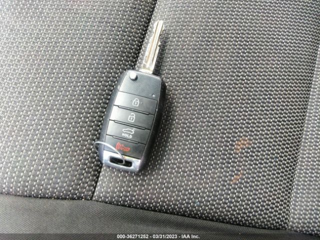 3KPFK4A77HE076566 KIA FORTE LX