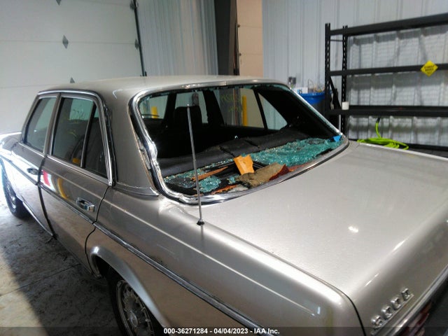 1985 MERCEDES-BENZ 300 DT VIN: WDBAB33C8FA271833