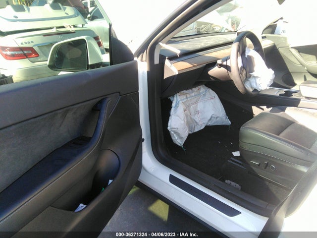 Tesla Model Y Performance 2022 7SAYGDEFXNF493703 Image 5