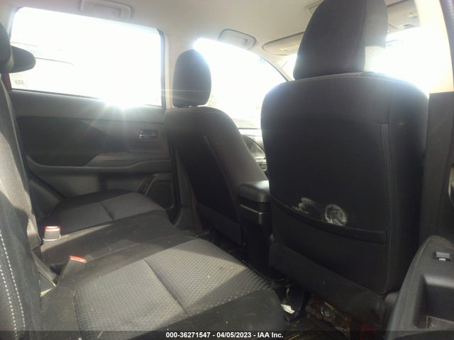 JA4AZ3A30JZ041062 Mitsubishi Outlander Se
