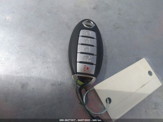 KNMAT2MV2HP565107 Nissan ROGUE SV