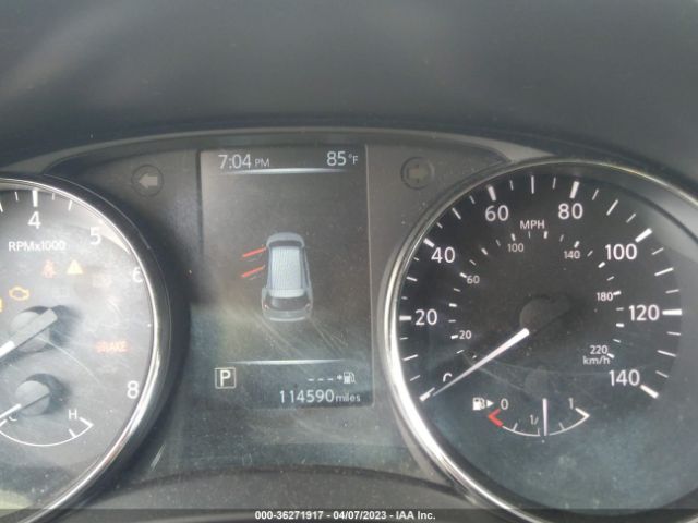 KNMAT2MV2HP565107 Nissan ROGUE SV