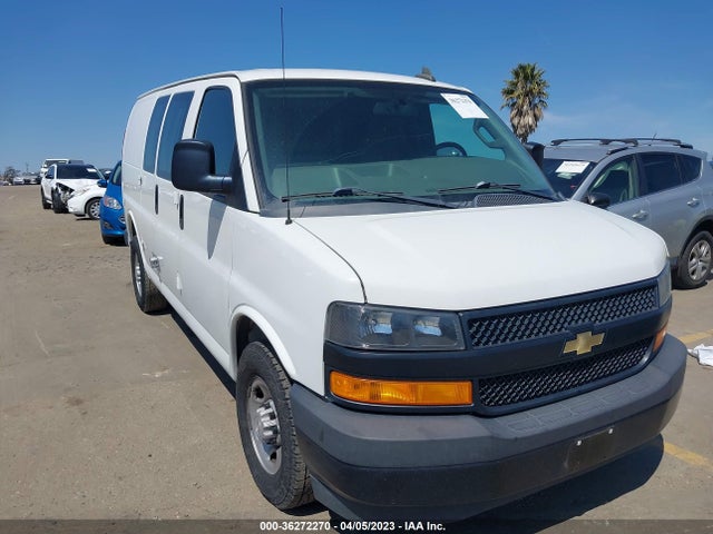 Chevrolet EXPRESS CARGO VAN 2018 1GCWGAFP1J1203765 Image 1