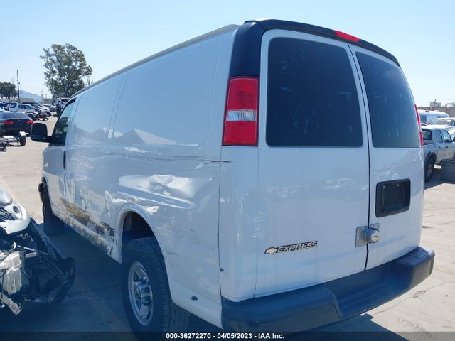 Chevrolet EXPRESS CARGO VAN 2018 1GCWGAFP1J1203765 Image 4