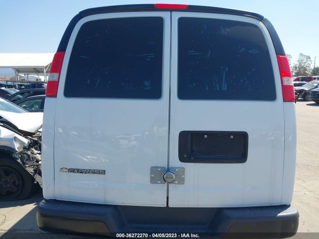 Chevrolet EXPRESS CARGO VAN 2018 1GCWGAFP1J1203765 Image 9