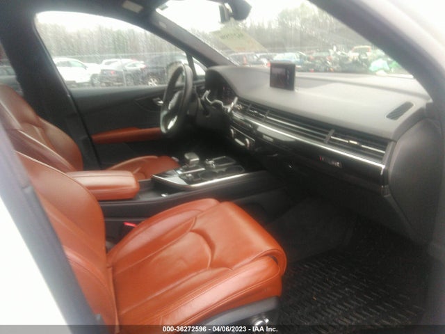 WA1VAAF72HD036333 Audi Q7 Prestige