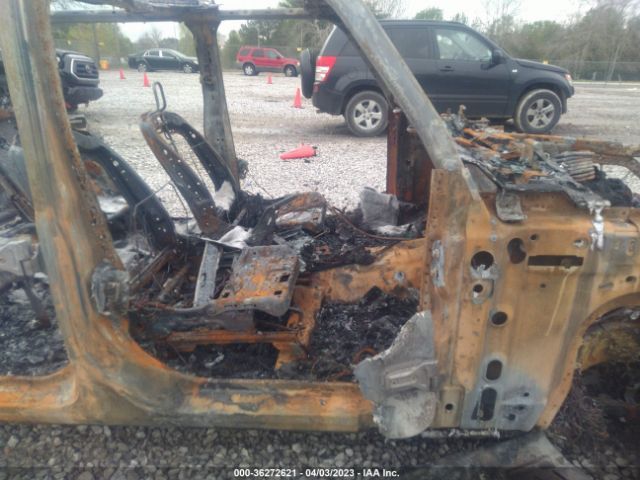 1C4HJXDG2JW105654 Jeep Wrangler Unlimited Sport S
