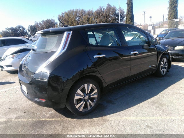 Nissan LEAF SV 2015 1N4AZ0CP7FC325602 Image 4