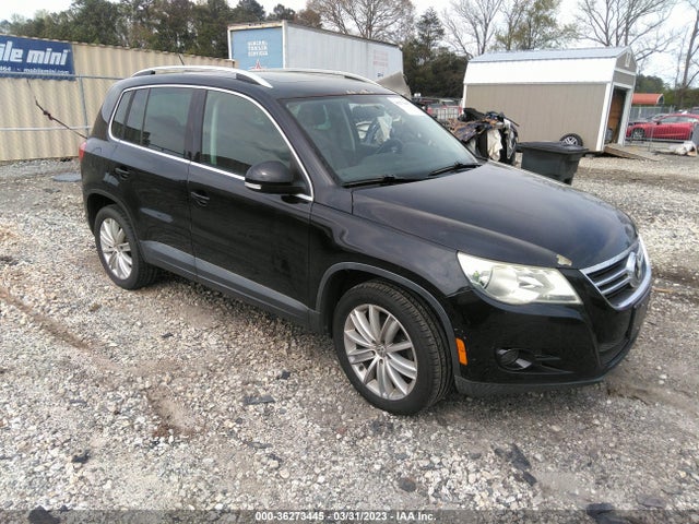 2011 VOLKSWAGEN TIGUAN SE W/SUNROOF & NAVI VIN: WVGAV7AX5BW515582