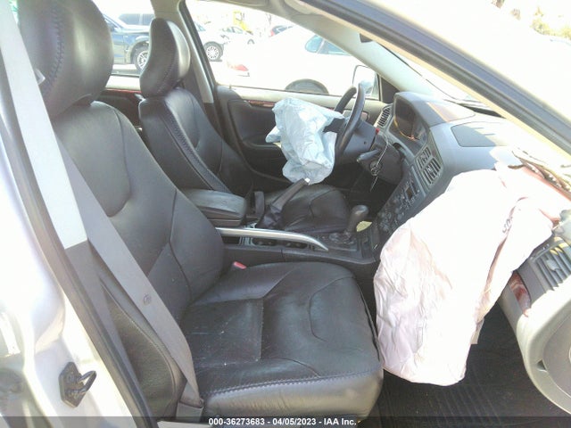 2002 VOLVO V70 VIN: YV1SZ58DX21073306