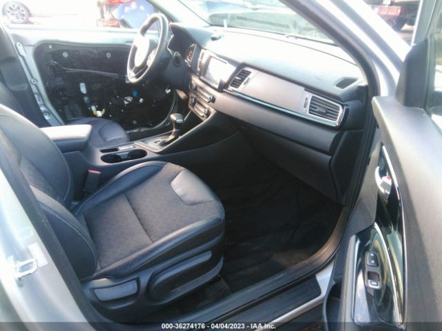 KNDCC3LC7H5079984 KIA NIRO EX
