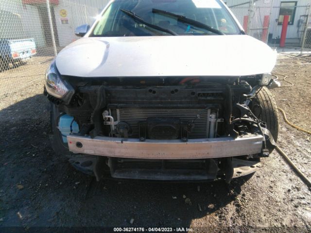 KNDCC3LC7H5079984 KIA NIRO EX