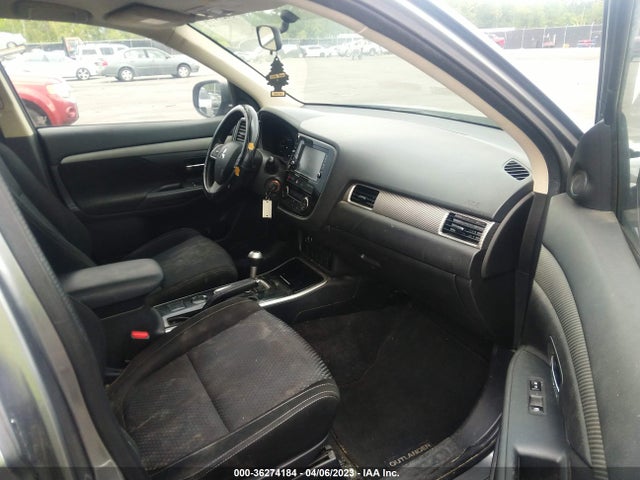 2018 MITSUBISHI OUTLANDER ES VIN: JA4AD2A36JZ055606