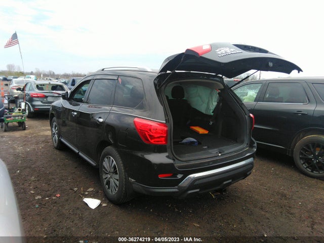 2017 Nissan Pathfinder, VIN: 5N1DR2MM7HC624707