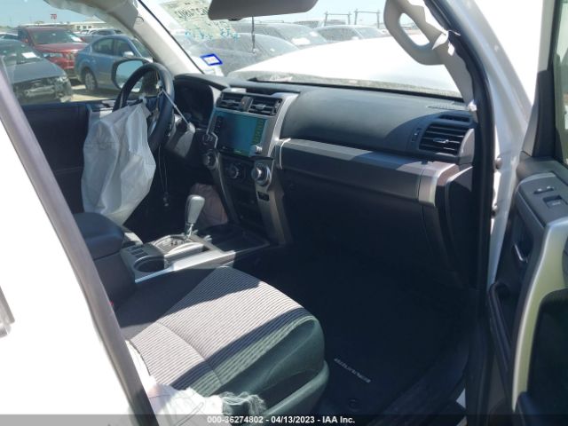 Toyota 4RUNNER SR5 2023 JTEEU5JR7P5282778 Image 7