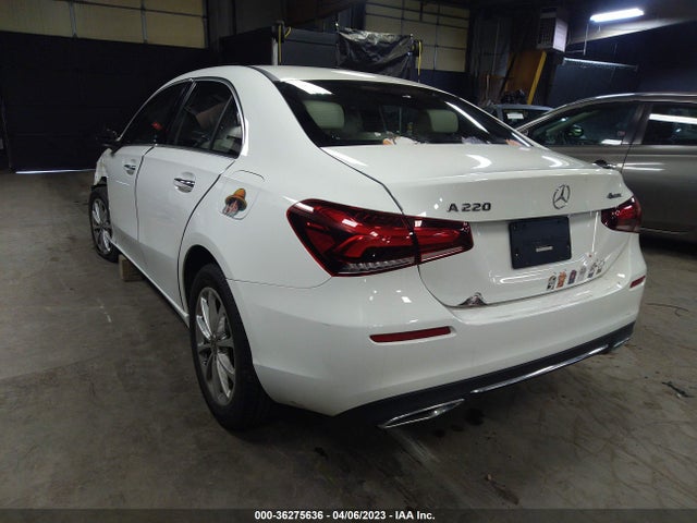W1K3G4FB6NJ349535 Mercedes-Benz A 220 4matic