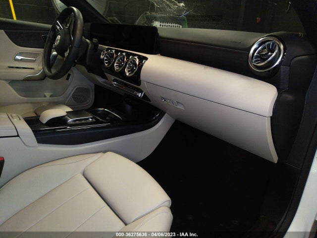 W1K3G4FB6NJ349535 Mercedes-Benz A 220 4matic