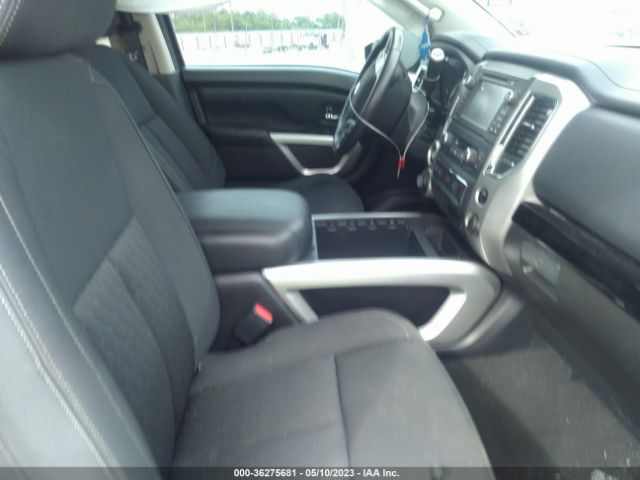 1N6AA1E58JN537065 Nissan TITAN SV