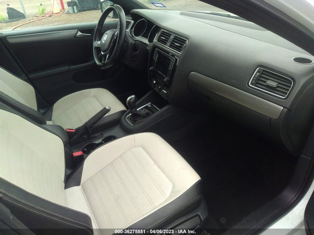 3VWD17AJ4GM404857 Volkswagen Jetta Sedan 1.8t Sport