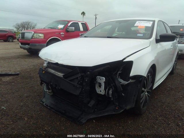 3VWD17AJ4GM404857 Volkswagen Jetta Sedan 1.8t Sport