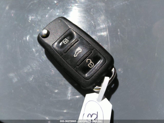WVGAV7AX5FW070668 Volkswagen TIGUAN SE