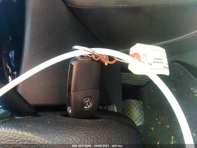 Volkswagen Beetle Coupe 2.5l Entry 2014 3VWFP7AT0EM627869 Image 3