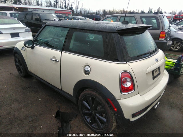 2011 MINI COOPER HARDTOP S VIN: WMWSV3C5XBTY11872